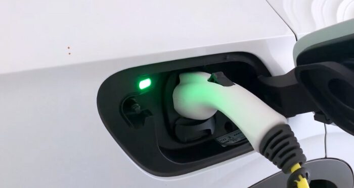 Some Key Techniques of Maintaining EV Batteries