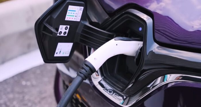 What to Consider For Charging an EV with a DC Charger