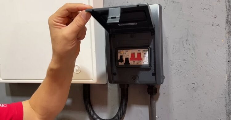 How Does Surge Protection Work in an EV Charger